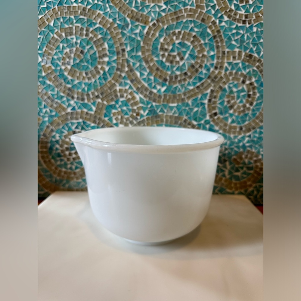 Sunbeam Glasbake White Milk Glass Mixing Bowl With Spout 6.5”  #20 Vintage
